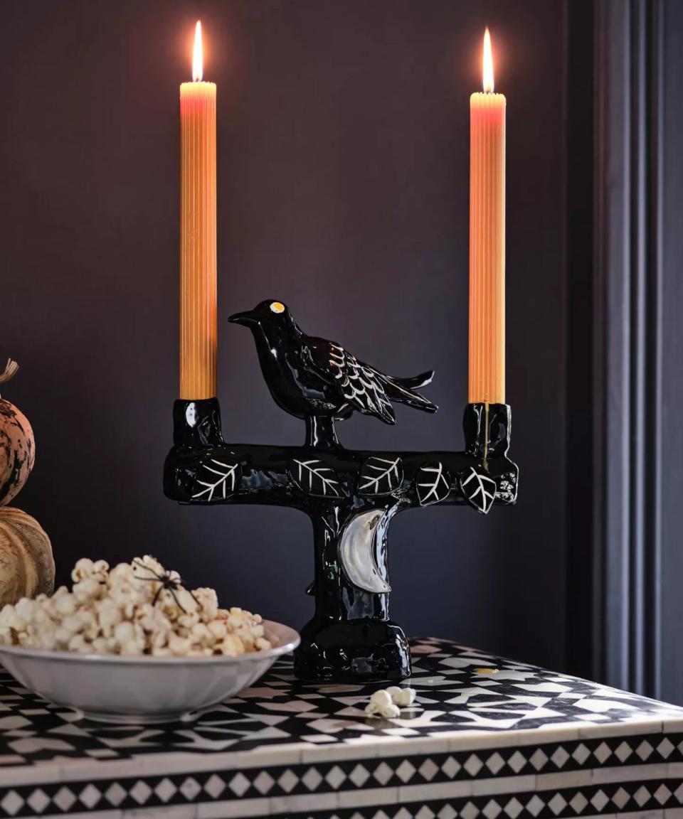 Raven candle