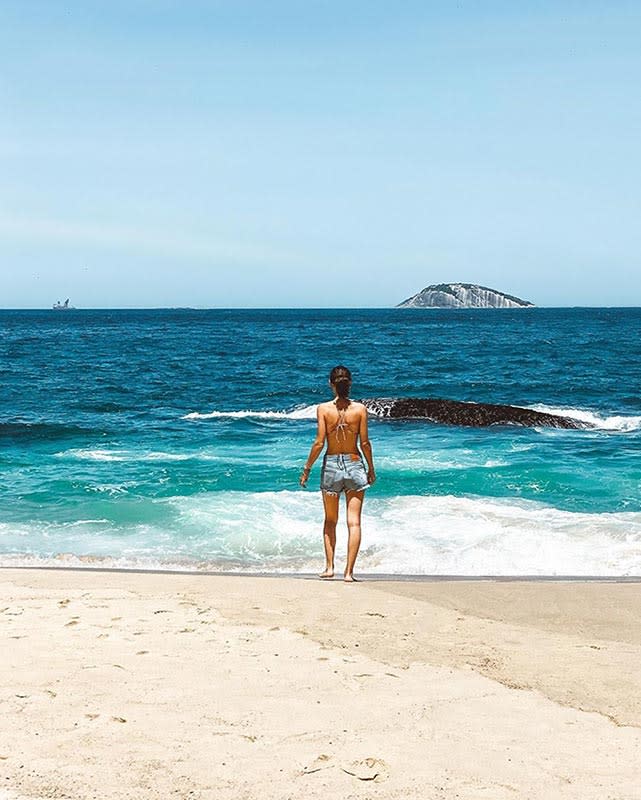  Ana Boyer en la playa