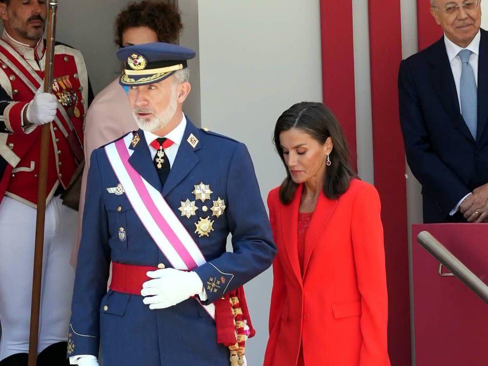 König Felipe und Königin Letizia beim National Armed Forces Day. (Bild: IMAGO/CordonPress)