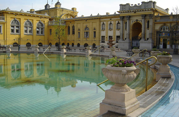 Szechenyi Bath and Spa. (Photo: Elin B / flickr)