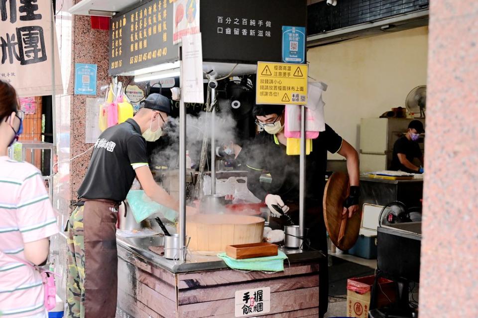 台中｜周家手握飯糰