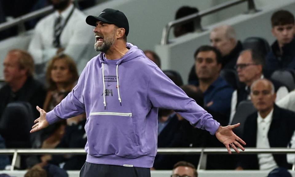 Jürgen Klopp cuts a frustrated figure on the touchline during Liverpool’s 2-1 defeat at Tottenham.