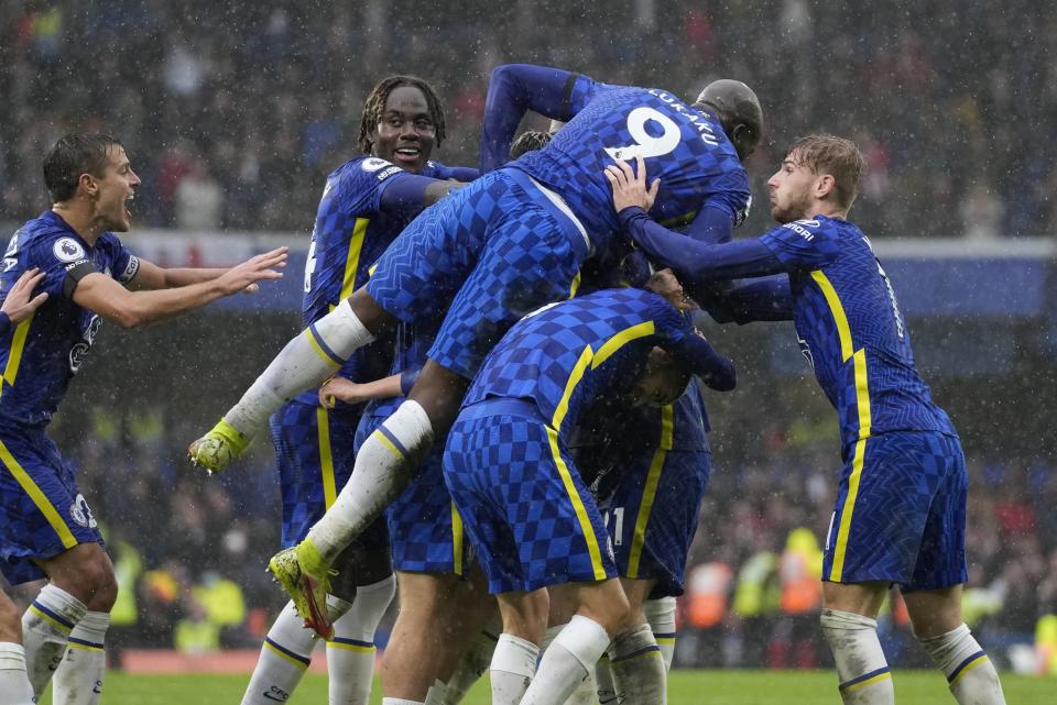 Chelsea's players celebrate after scoring their side's third goal during the English Premier League soccer match between Chelsea and Southampton at Stamford Bridge Stadium in London, Saturday, Oct. 2, 2021. (AP Photo/Kirsty Wigglesworth)