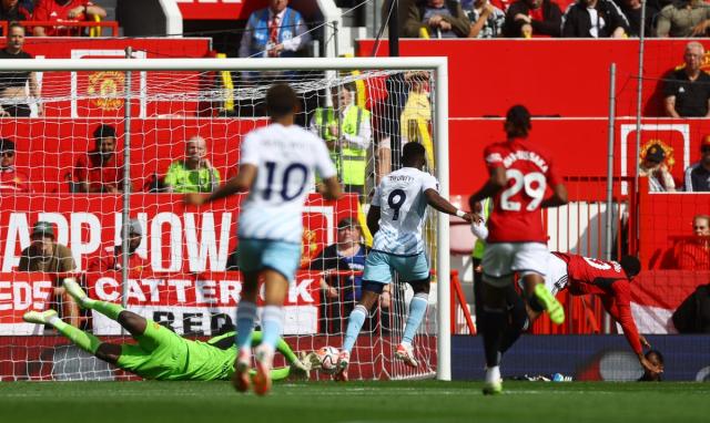 Bruno Fernandes gives Manchester United's season lift-off with stirring  comeback against Forest