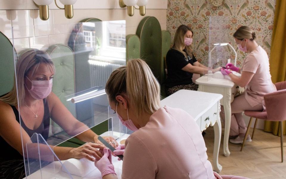 How beauty salons will look when they reopen - LOVE SAMANTHA PHOTOGRAPHY