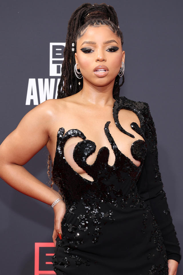 Lizzo Wore A Finger Wave Mullet to the 2022 BET Awards