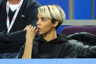 <p>En 2017, Shy’m arborait encore sa coupe garçonne blonde, comme lorsqu’elle assistait aux rencontres de son petit ami de l’époque, le tennisman français Benoît Paire. Crédit photo : Getty Images </p>