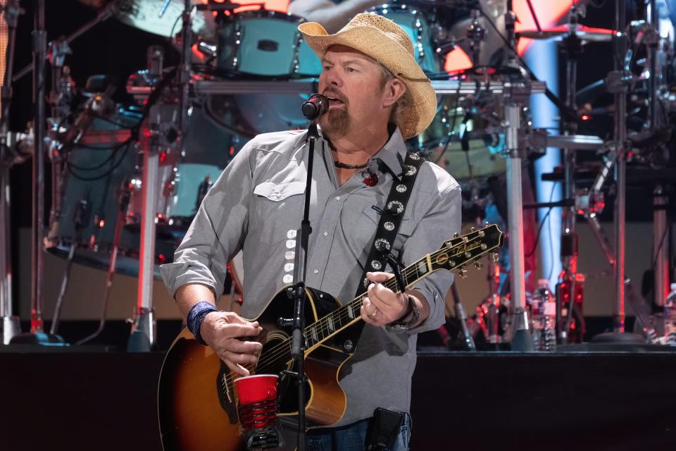 Toby Keith will headline Heroes Honor Festival at Daytona International Speedway on May 28.