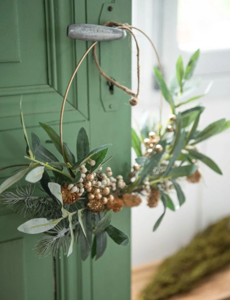 Couronne de Noël en feuillage