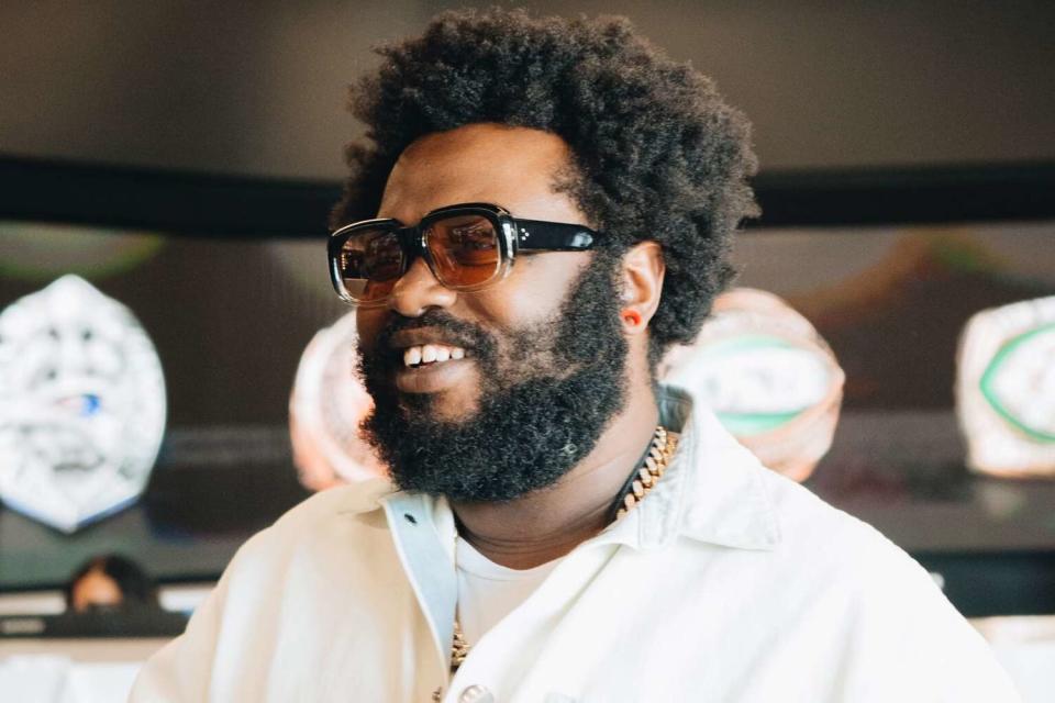 <p>Nick Davis</p> James Fauntleroy