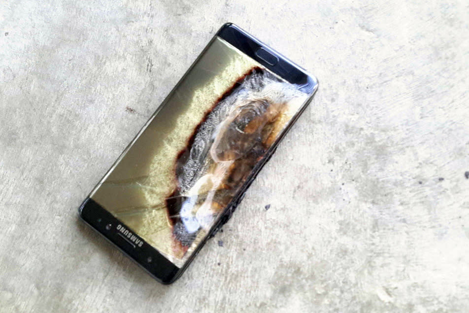 Samsung Galaxy Note 7 Banned On Planes, Including In Checked Bags : The  Two-Way : NPR