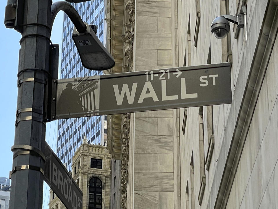 Photo by: zz/STRF/STAR MAX/IPx 2021 3/21/21 Atmosphere in and around Wall Street and The New York Stock Exchange in the Financial District of Lower Manhattan, New York City on March 21, 2021 during the worldwide coronavirus pandemic. Here, a Wall Street sign. (NYC)