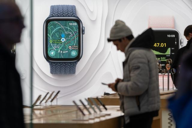 Apple to Pause Selling New Versions of Its Watch After Losing Patent  Dispute - The New York Times