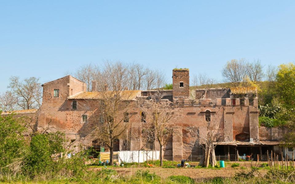 The fortress-like farmhouse in Caffarella Park - Alamy