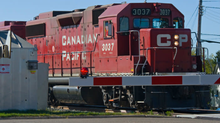 Canadian_Pacific_16-9