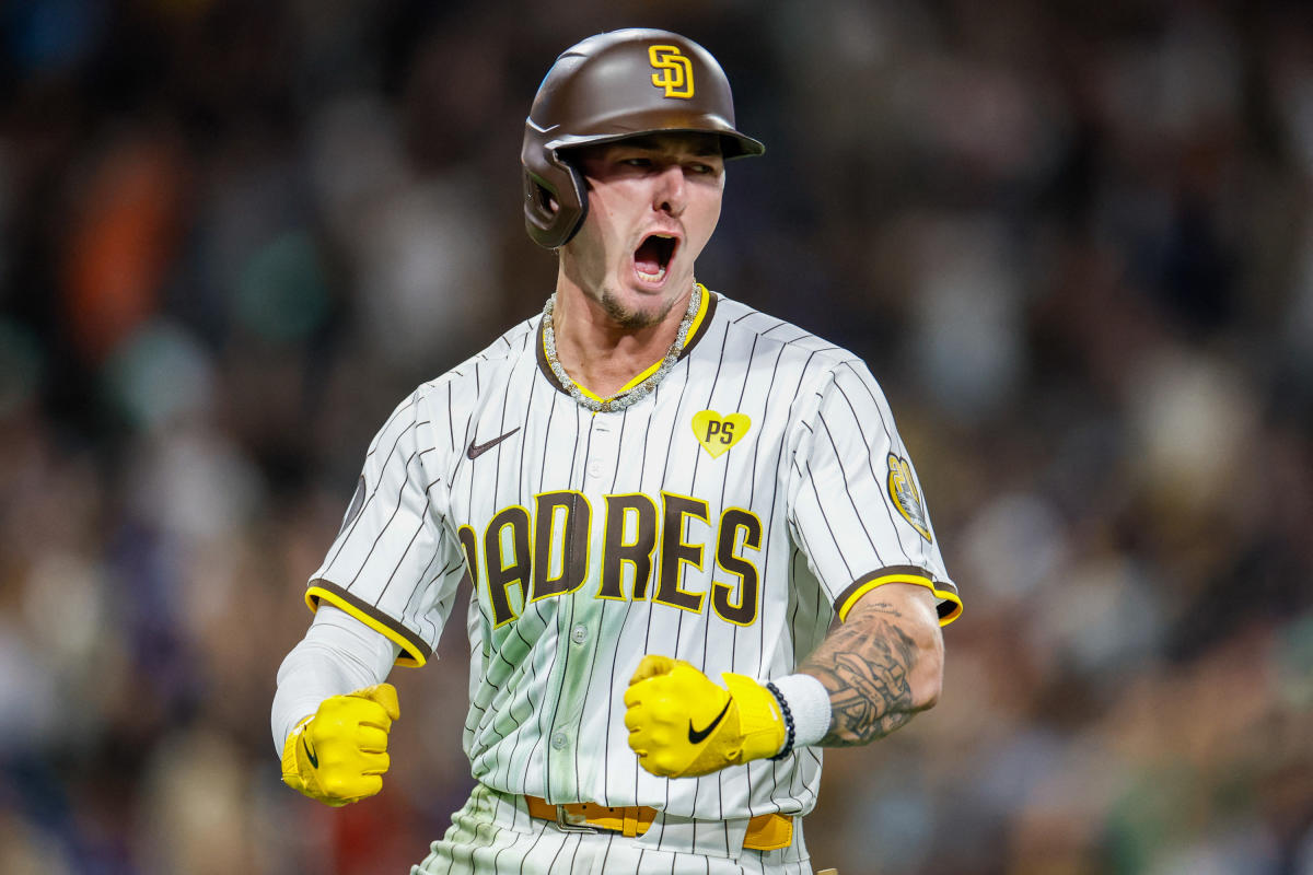 Padres rookie sensation Jackson Merrill delivers another late-game heroics, this time with a game-saving diving catch