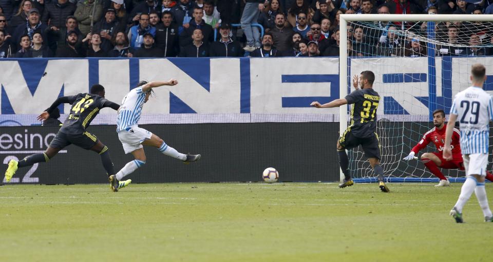 Spal's Sergio Floccari, 2nd from left, scores his side's second goal during the Serie A soccer match between Spal and Juventus, at the Paolo Mazza stadium in Ferrara, Italy, Saturday, April 13, 2019. (AP Photo/Antonio Calanni)