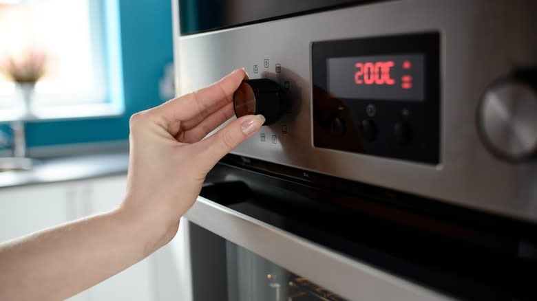 setting oven temperature