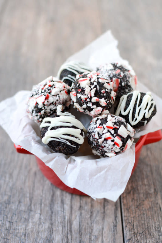 <p>The Lean Green Bean</p><p>These No-Bake Peppermint Chocolate Bites are simple, healthy and ready in minutes. This gluten-free recipe would make a great addition to your holiday cookie tray! </p><p>Get the recipe: <strong><a href="http://www.theleangreenbean.com/no-bake-peppermint-chocolate-bites/" rel="nofollow noopener" target="_blank" data-ylk="slk:No-Bake Peppermint Chocolate Bites;elm:context_link;itc:0;sec:content-canvas" class="link rapid-noclick-resp">No-Bake Peppermint Chocolate Bites</a></strong></p><p><strong>Related: <a href="https://parade.com/241369/donnaelick/ultimate-homemade-holiday-gift-peppermint-oreo-candy-bark/" rel="nofollow noopener" target="_blank" data-ylk="slk:Easy Holiday Peppermint Oreo Candy Bark;elm:context_link;itc:0;sec:content-canvas" class="link rapid-noclick-resp">Easy Holiday Peppermint Oreo Candy Bark</a></strong></p>
