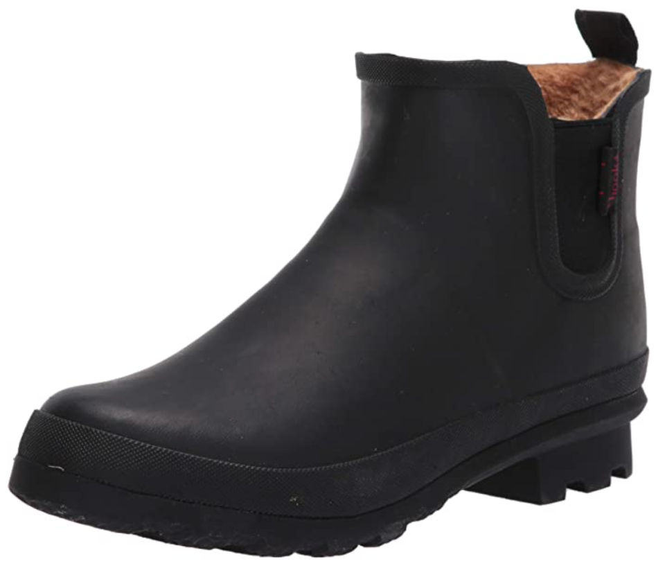 Chooka Women's Waterproof Plush Chelsea Boot in Black (Photo via Amazon)