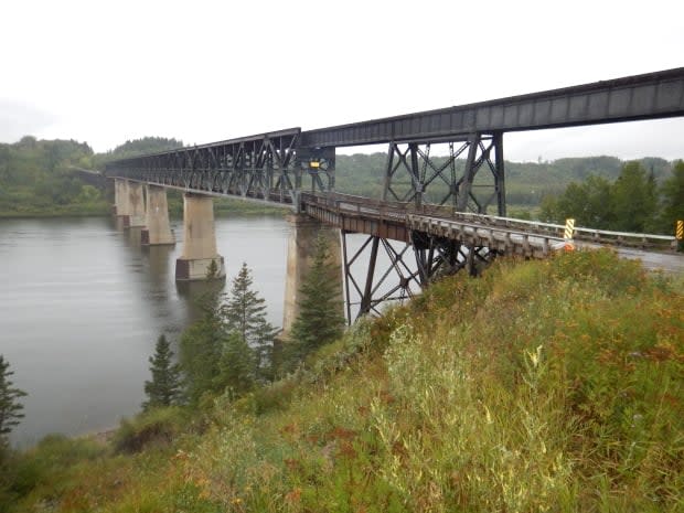 The old Nipawin bridge closed to all traffic on Wednesday. (Twitter/SKGovHwyHotline - image credit)