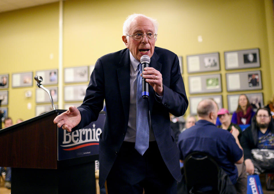 Bernie Sanders speaks at a town hall in Anamosa, Iowa. A run of prominent progressive endorsements is buoying the presidential hopeful's post-heart attack resurgence. (Photo: Stephen Maturen/Getty Images)