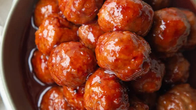 Meatballs in grape jelly