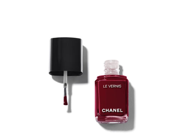 Chanel Le Vernis Ballerina 167 another perfect nail polish for  brides/Subtiele nagellak voor de bruid.