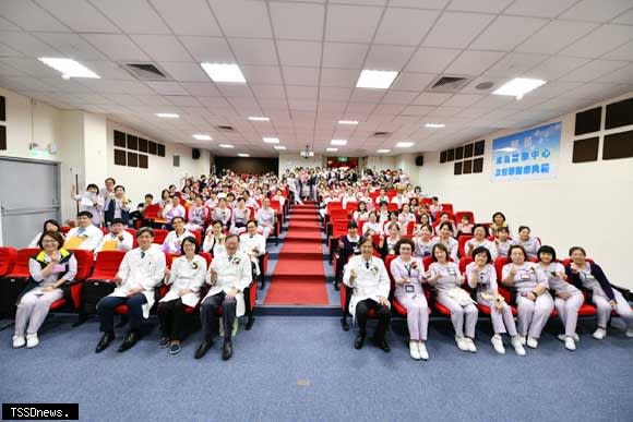 新竹臺大分院歡慶護師節活動。