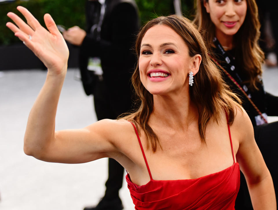 LOS ANGELES, CALIFORNIA - JANUARY 19:  Actress Jennifer Garner attends the 26th annual Screen Actors Guild Awards at The Shrine Auditorium on January 19, 2020 in Los Angeles, California. (Photo by Chelsea Guglielmino/Getty Images)