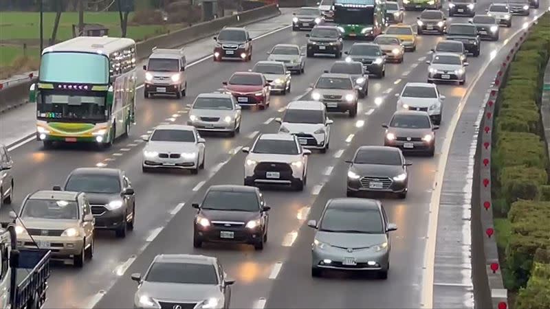 高公局預期今日會有首波大量北返車潮。（圖／翻攝畫面）