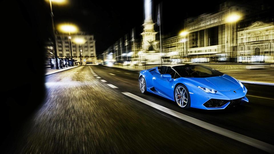 <strong>Lamborghini Huracan Spyder</strong>