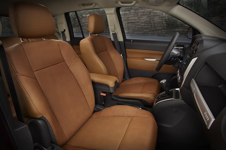 2016 Jeep Compass front seats photo