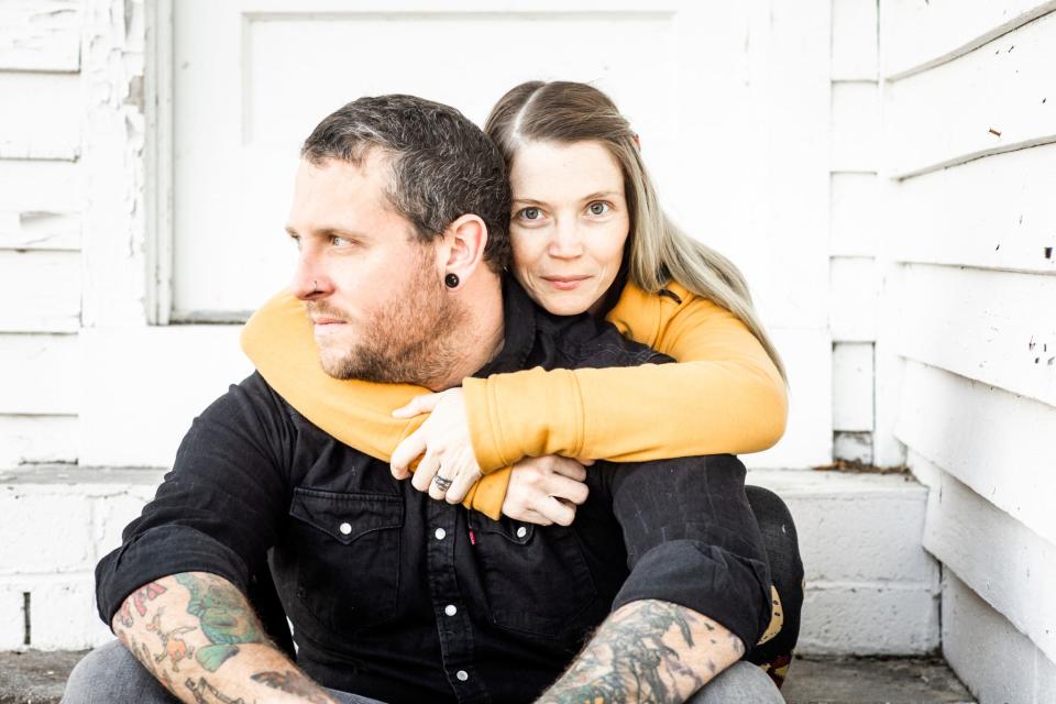 Nashville's Sean Woodard and Amanda DiMarzio pose for an engagement pic in 2019. Just two months after they started dating, DiMarzio started a new clinical trial to treat her cancerous tumors. Woodard supported her and her two children despite his girlfriend's urging him to run away.