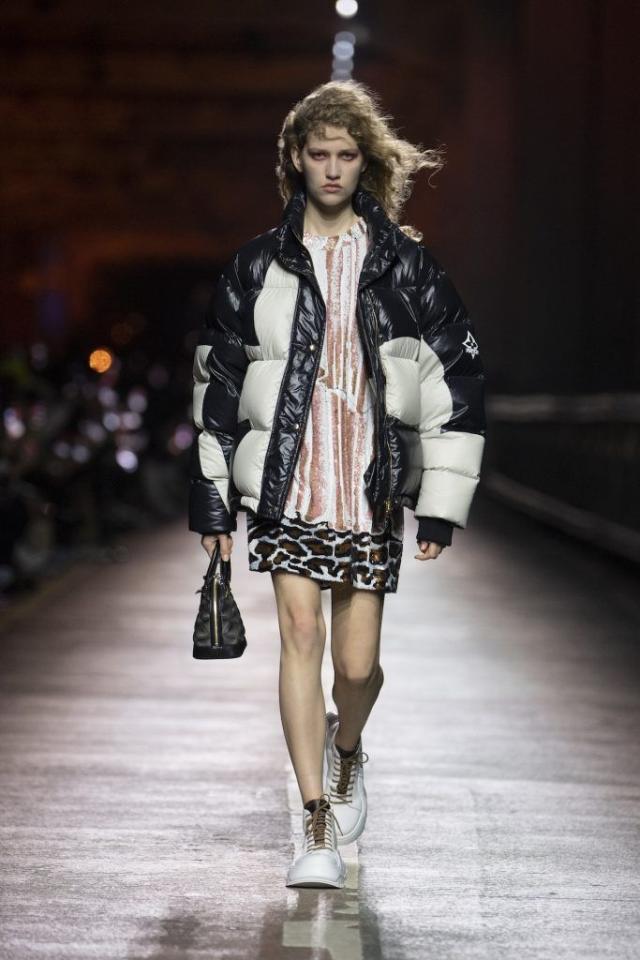 LOUIS VUITTON WOMEN'S PREFALL 2023 SHOW