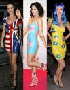 <p>Doch auch vorher war sie schon großer Latex-Fan: In der Vergangenheit ließ sich Katy Perry bereits in einem britisch-amerikanischen Mini aus Latex, einem Traum aus Zuckerwatte, und einer gelb-blauen Blumenwiese aus Latex blicken. Katy Perry weiß eben, was ihr steht! (Bilder: Splash, GettyImages)</p>