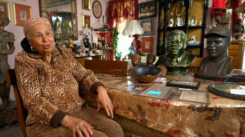 Former New York school teacher Elizabeth Meaders has collected artifacts for decades that document the African American experience.  / Credit: CBS News