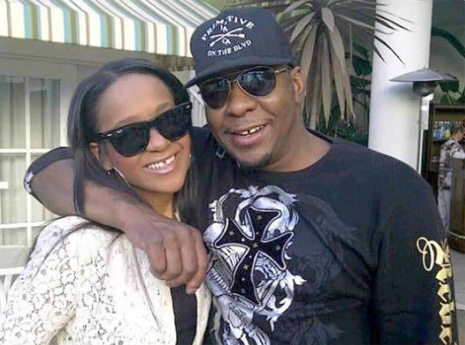 Bobbi Kristina, Bobby Brown, Twitter