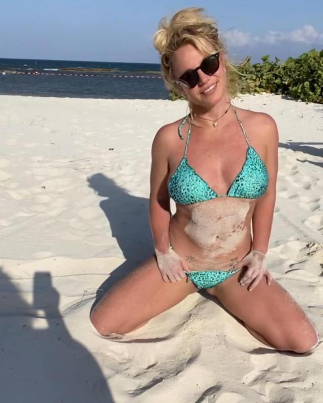 Britney Spears Is a Bikini Queen! See Her Best Swimsuit Photos