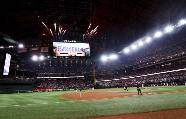 Why is the Globe Life Field roof closed for ALCS Game 3?