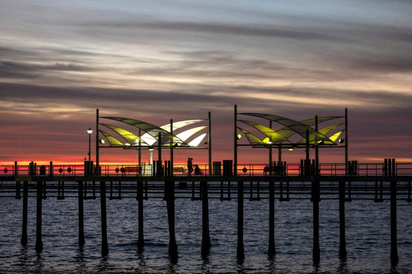 Sunset with the Redondo Beach Pier, in Redondo Beach, Ca., Nov. 27, 2018. (Jay L. Clendenin/Los Angeles Times)