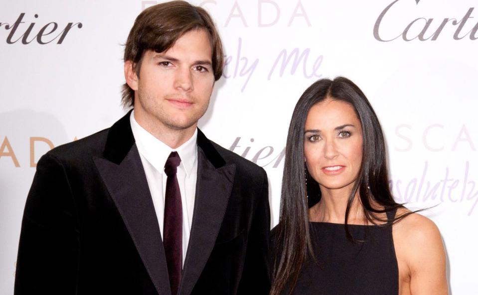 Auch sie waren ein aufsehenerregendes Paar: Als Demi Moore (58) 2003 öffentlich ihre Liebe zu dem 16 Jahre jüngeren Ashton Kutcher (42) gestand, sorgte sie für Schlagzeilen. Die beiden ließen sich jedoch nicht beirren und heirateten. Allerdings hielt die Ehe nur bis 2013. (Bild: Victor Boyko/Getty Images)