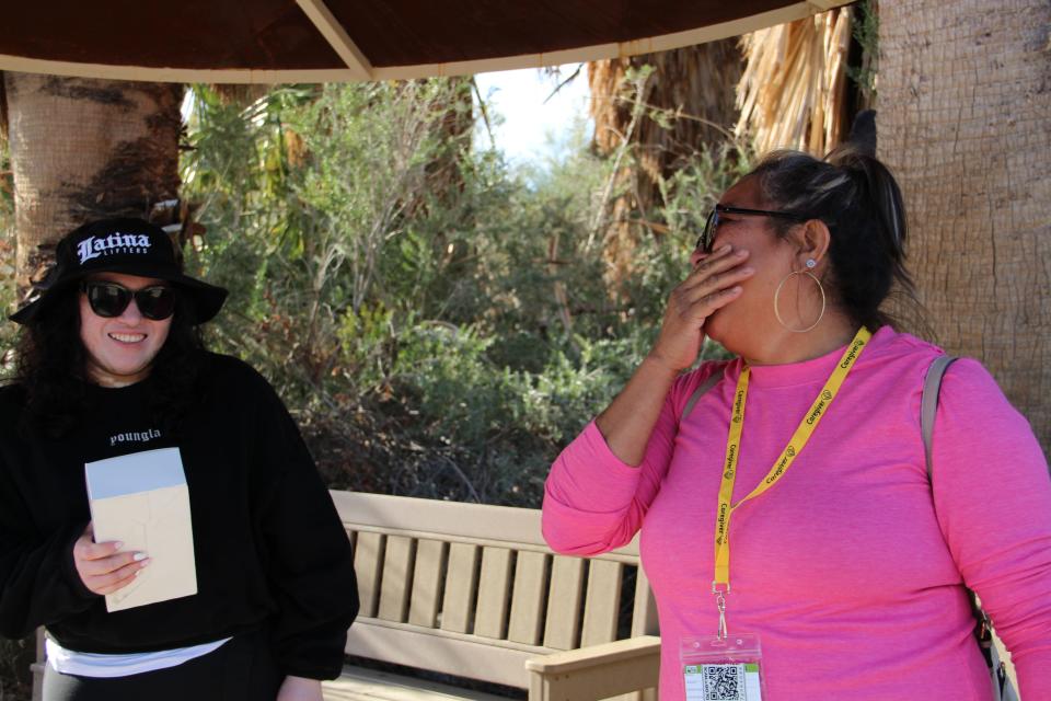 GANAS board member Mariela Escobar and Padres con Ganas parent participant Catalina Coreas enjoy a family field trip to The Living Desert Zoo and Gardens.