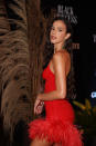 <p>Bruna Marquezine arrasou com look vermelho em evento (Foto: Lucas Ramos e Manuela Scarpa/ Brazil News)</p> 