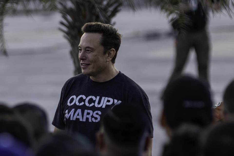 BOCA CHICA BEACH, TX - AUGUST 25: SpaceX founder Elon Musk after a T-Mobile and SpaceX joint event on August 25, 2022 in Boca Chica Beach, Texas. The two companies announced plans to work together to provide T-Mobile cellular service using Starlink satellites. (Photo by Michael Gonzalez/Getty Images)