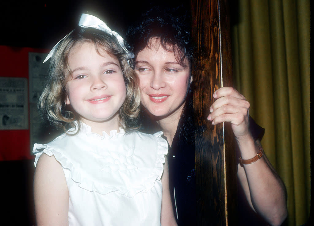 Drew Barrymore and Jaid Barrymore pose for a photo on June 8, 1982 in New York City . (Photo: Yvonne Hemsey/Getty Images)