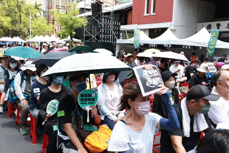 ▲「青鳥行動」公民論壇陸續開始，青鳥人潮逐漸湧現。（圖／NOWnews攝影中心）