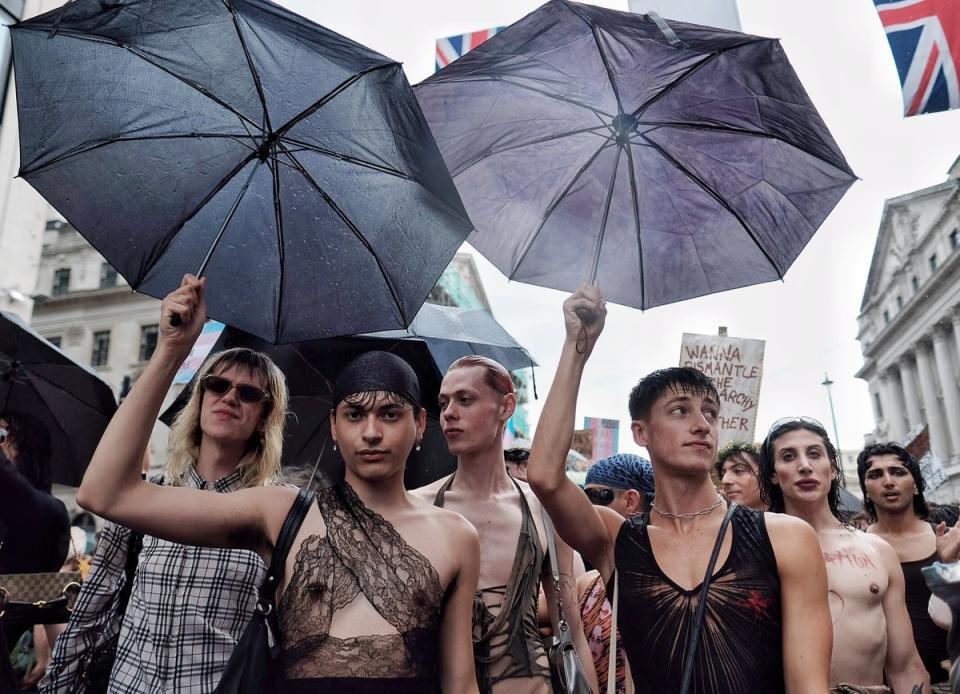 Some marchers were prepared for the wet weather (Angela Christofilou)