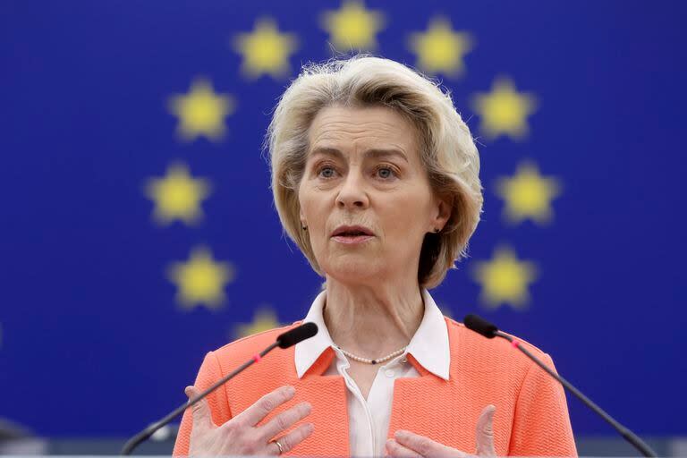 La presidenta de la Comisión Europea, Ursula von der Leyen, ofrece un discurso dentro de los preparativos para la reunión del Consejo Europeo el 21 y 22 de marzo de 2024, el martes 12 de marzo de 2024 en Estrasburgo, en el este de Francia.