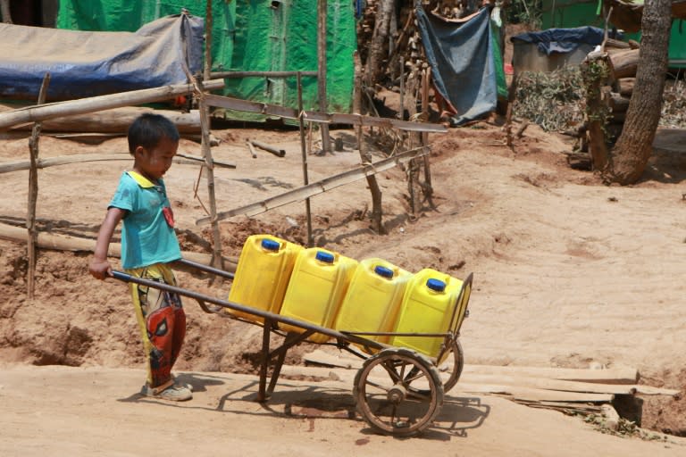 In war-ravaged eastern Myanmar, a heatwave is adding to the misery of life in displacement camps (STR)